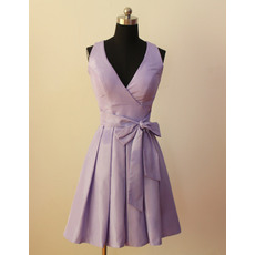 Elegant A-Line V-Neck Sleeveless Short Pleated Skirt Taffeta Bridesmaid Dresses with Sashes