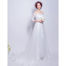 Elegantly Court Train Tulle Wedding Dress with Lace Appliqued Bodice