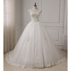 Gorgeous Crystal Beading Appliques V-Neck Tulle Wedding Dresses with Long Train